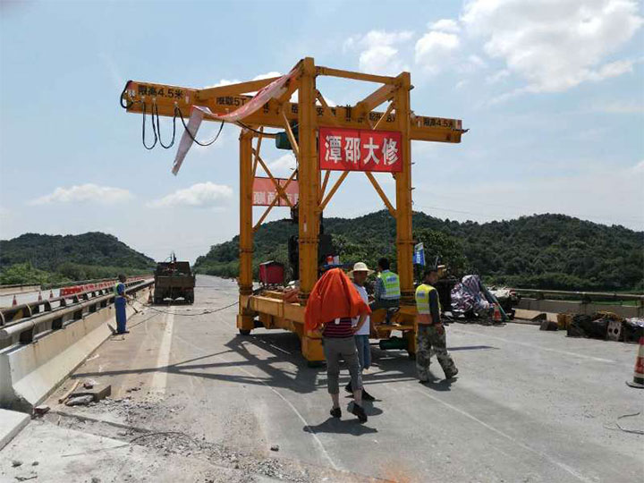 岳陽(yáng)安泰起重設(shè)備有限公司,岳陽(yáng)起重機(jī),岳陽(yáng)電梯安裝,岳陽(yáng)起重電磁鐵